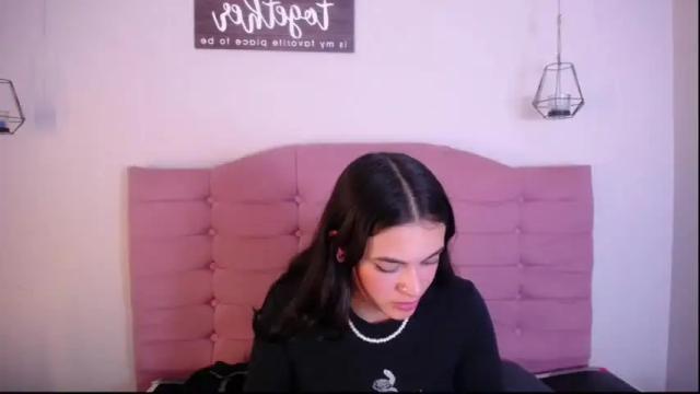 Image 2 of kylie_ls Stream on Chaturbate on 27 days ago