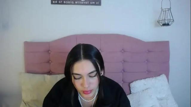 Image 2 of kylie_ls Stream on Chaturbate on 2 months ago