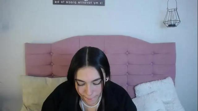 Image 4 of kylie_ls Stream on Chaturbate on 2 months ago