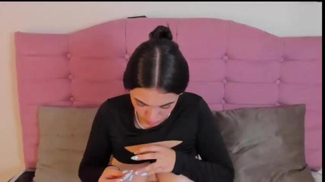 Image 12 of kylie_ls Stream on Chaturbate on 2 months ago