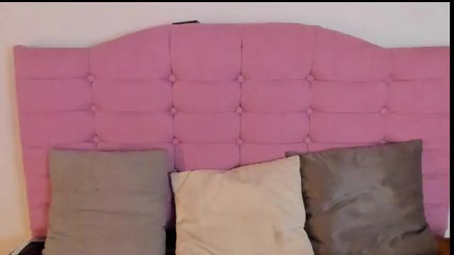 Image 3 of kylie_ls Stream on Chaturbate on 2 months ago