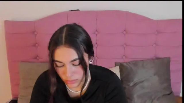 Image 8 of kylie_ls Stream on Chaturbate on 2 months ago