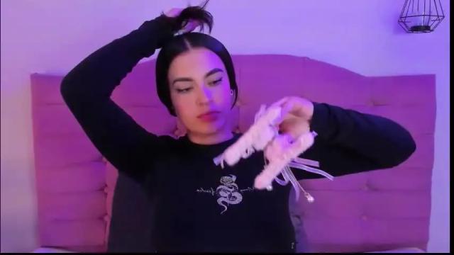 Image 10 of kylie_ls Stream on Chaturbate on 1 month ago