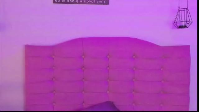 Image 3 of kylie_ls Stream on Chaturbate on 1 month ago