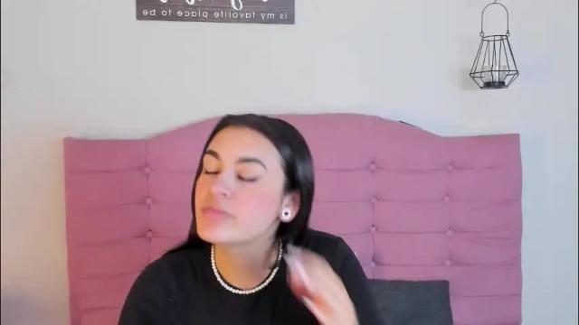 Image 2 of kylie_ls Stream on Chaturbate on 1 month ago