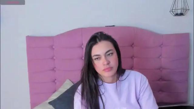 Image 3 of kylie_ls Stream on Chaturbate on 2 days ago