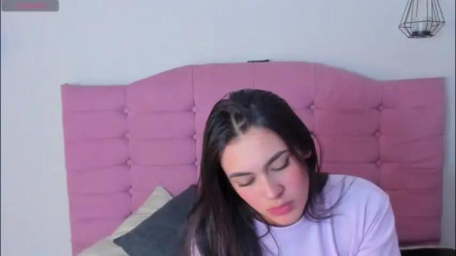 Image 4 of kylie_ls Stream on Chaturbate on 2 days ago