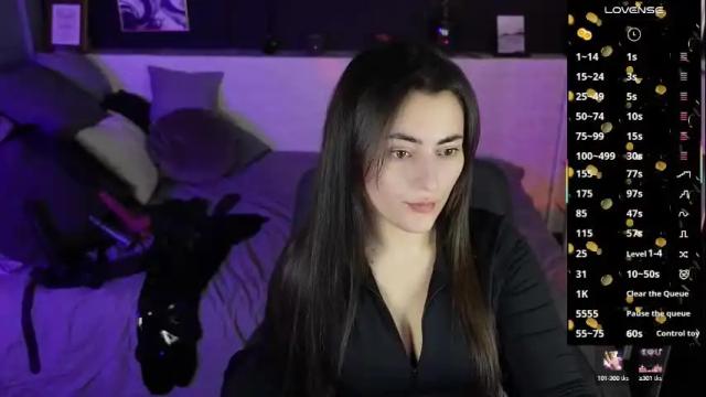 Image 2 of kylie_mellow Stream on Chaturbate on 27 days ago