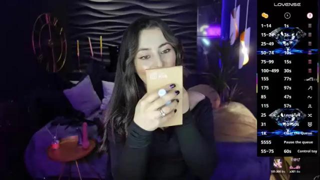 Image 12 of kylie_mellow Stream on Chaturbate on 13 days ago