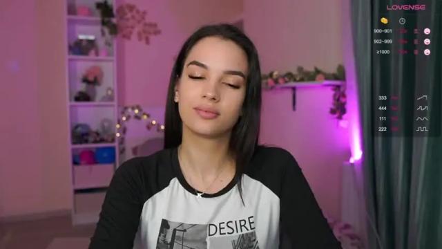 Image 12 of kylie_quinn_018 Stream on Chaturbate on 18 months ago