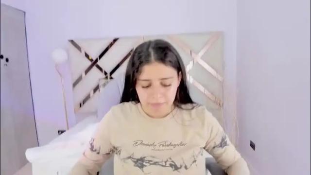 Image 2 of kylie_reyes Stream on Chaturbate on 1 month ago