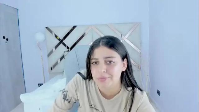 Image 3 of kylie_reyes Stream on Chaturbate on 1 month ago