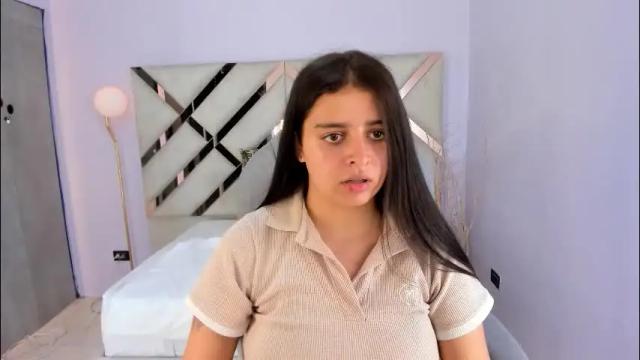 Image 2 of kylie_reyes Stream on Chaturbate on 29 days ago