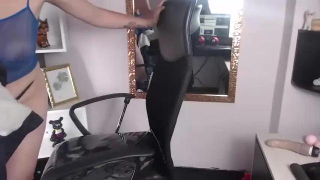 Image 2 of kylie_squirt_ Stream on Chaturbate on 16 months ago