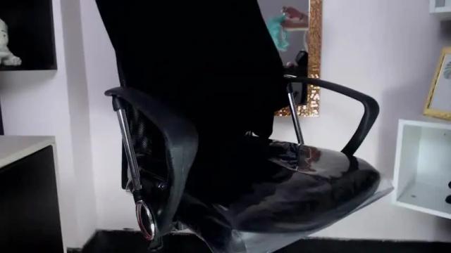 Image 11 of kylie_squirt_ Stream on Chaturbate on 15 months ago