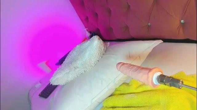 Image 3 of kylie_sttel Stream on Chaturbate on 27 days ago