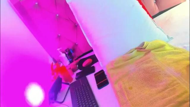 Image 8 of kylie_sttel Stream on Chaturbate on 26 days ago