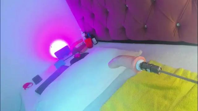 Image 7 of kylie_sttel Stream on Chaturbate on 22 days ago