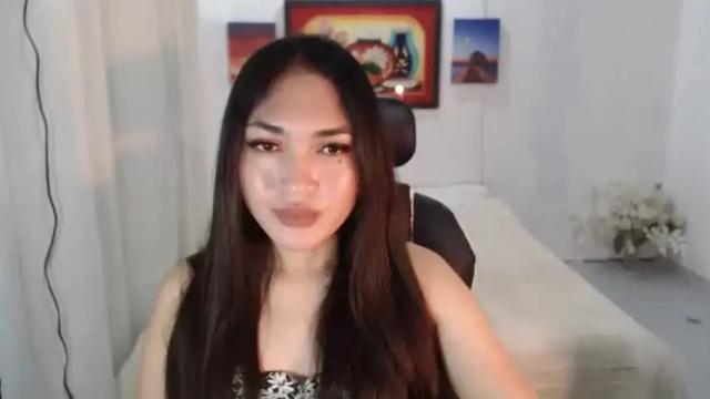 Image 2 of kyliebig1surprise Stream on Chaturbate on 12 months ago