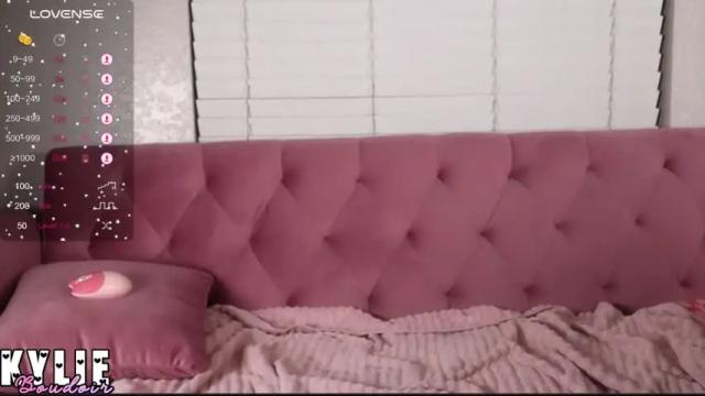 Image 4 of kylieboudoir Stream on Chaturbate on 14 months ago