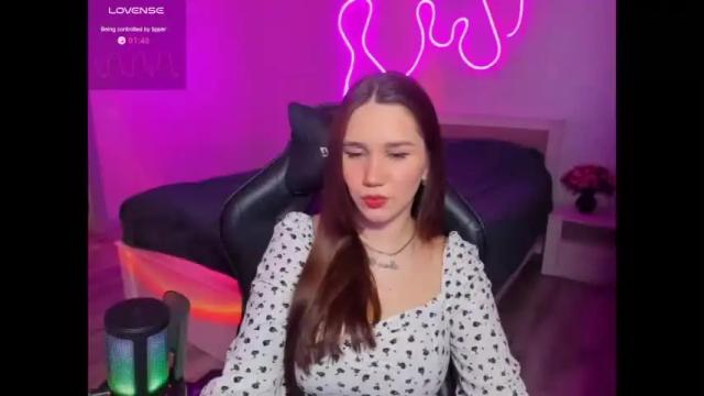 Image 3 of kyliechapman Stream on Chaturbate on 13 months ago