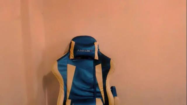 Image 2 of kylieebarbie97 Stream on Chaturbate on 6 months ago