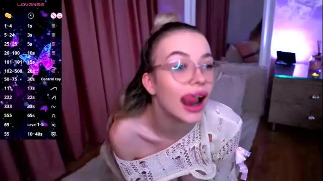 Image 3 of kyliejoyce Stream on Chaturbate on 1 month ago