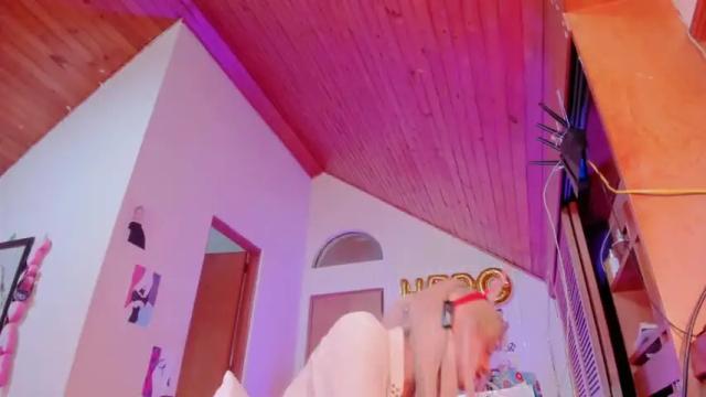 Image 2 of kyliekandy Stream on Chaturbate on 13 months ago