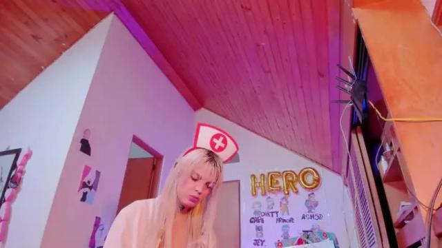 Image 3 of kyliekandy Stream on Chaturbate on 13 months ago