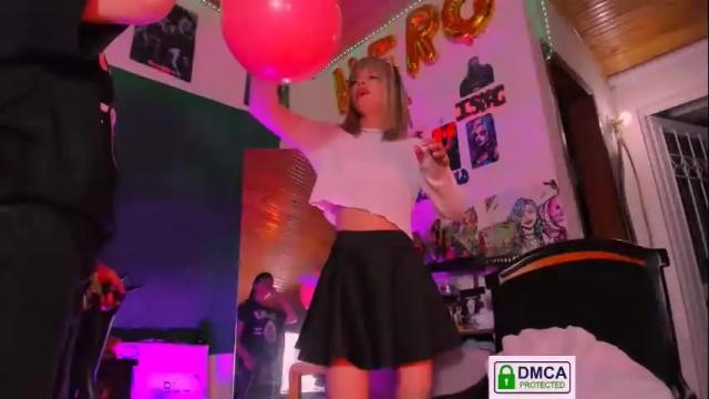 Image 3 of kyliekandy Stream on Chaturbate on 1 month ago