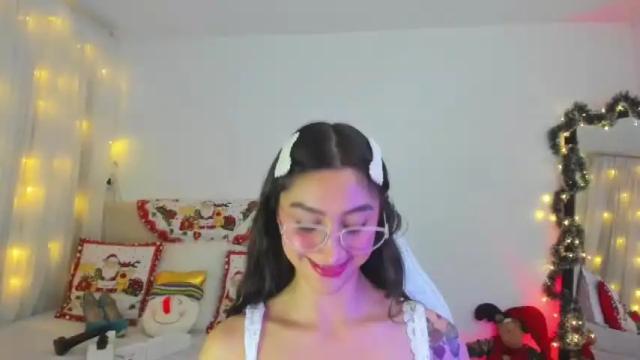 Image 12 of kymgiraldo8 Stream on Chaturbate on 16 months ago