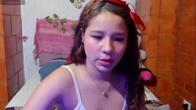 Image 2 of kyomi_beth Stream on Chaturbate on 1 month ago