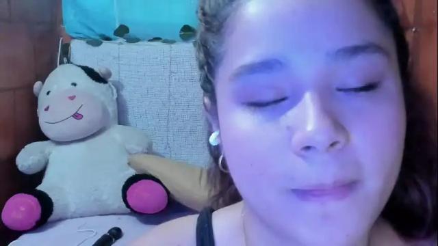 Image 12 of kyomi_beth Stream on Chaturbate on 2 days ago