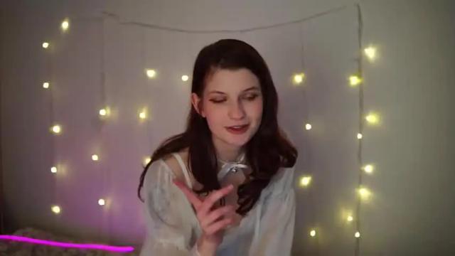 Image 6 of l1l_kitten Stream on Chaturbate on 13 months ago