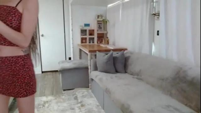 Image 2 of l_and_elle Stream on Chaturbate on 13 months ago