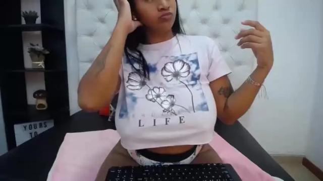 Image 6 of la_indiaa Stream on Chaturbate on 16 months ago