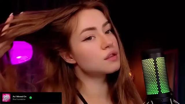 Image 4 of la_seductrice Stream on Chaturbate on 15 months ago