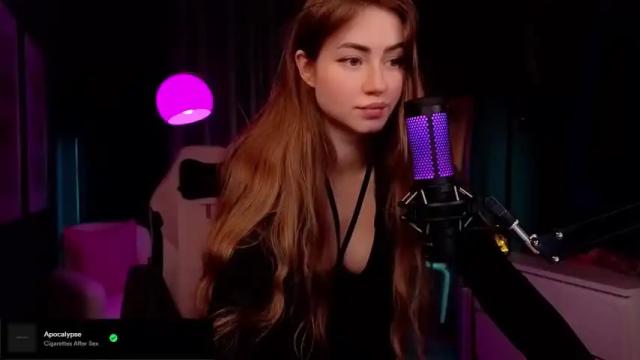 Image 8 of la_seductrice Stream on Chaturbate on 15 months ago