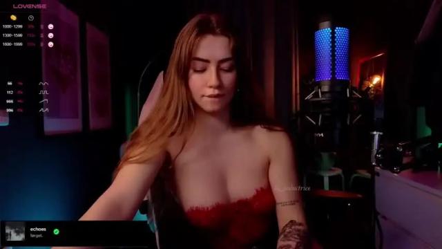Image 12 of la_seductrice Stream on Chaturbate on 14 months ago