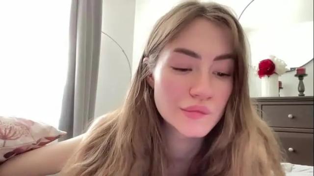 Image 7 of la_seductrice Stream on Chaturbate on 7 months ago