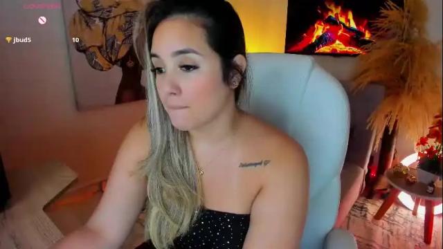 Image 4 of la_venezolana Stream on Chaturbate on 8 days ago