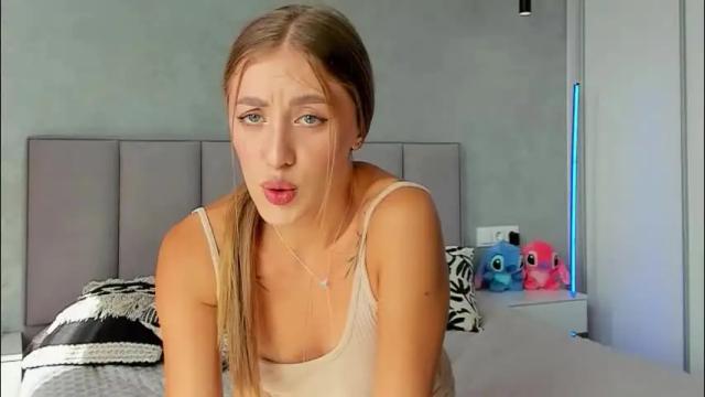 Image 8 of laangelsa Stream on Chaturbate on 2 months ago