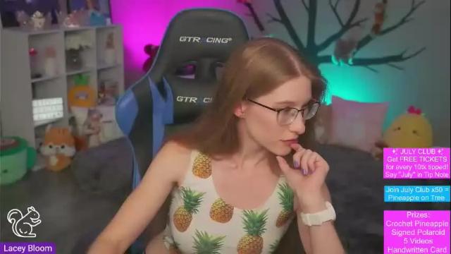 Image 8 of laceybloom Stream on Chaturbate on 19 days ago