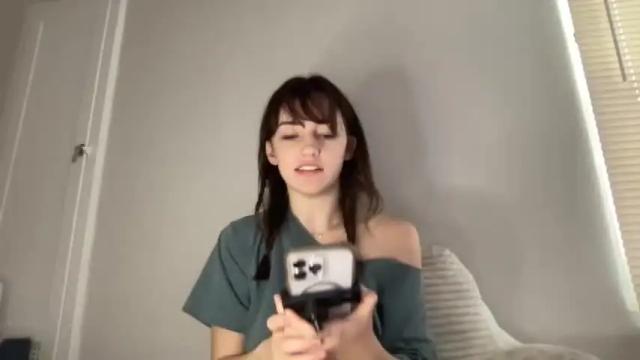 Image 6 of laceyflowers Stream on Chaturbate on 13 months ago