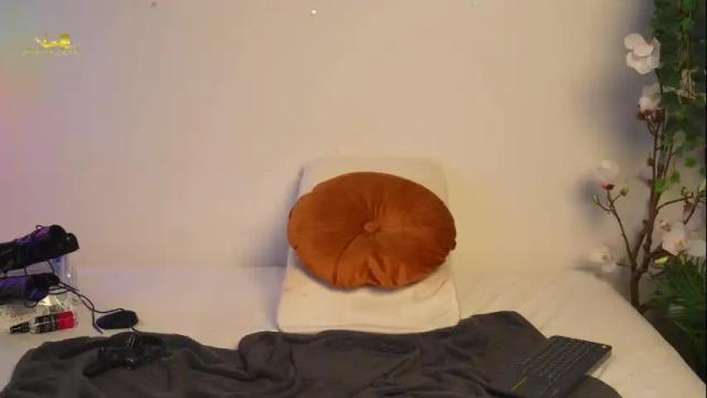 Image 8 of lacie_le_beauty Stream on Chaturbate on 12 days ago