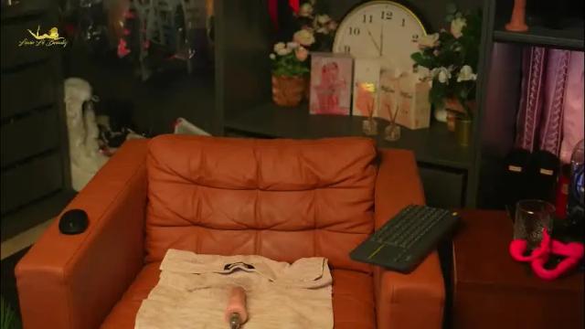 Image 12 of lacie_le_beauty Stream on Chaturbate on 1 month ago