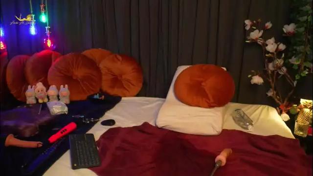 Image 3 of lacie_le_beauty Stream on Chaturbate on 20 days ago