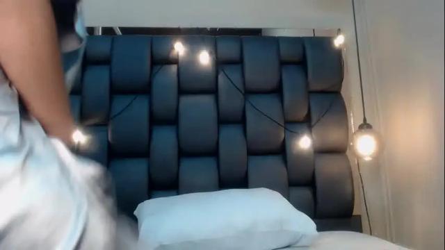 Image 2 of lady_falcon Stream on Chaturbate on 1 month ago