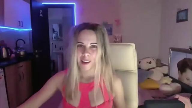 Image 10 of lady_smile69 Stream on Chaturbate on 2 months ago
