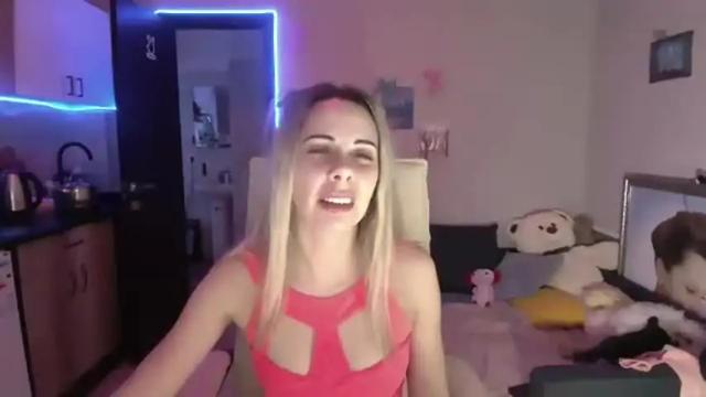 Image 6 of lady_smile69 Stream on Chaturbate on 2 months ago